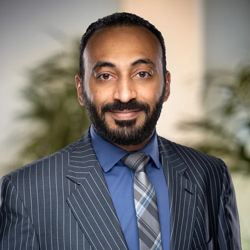 Retrato de Ahmed Al Rashid, operador de cambio, cliente Century Laboratories en Dubái